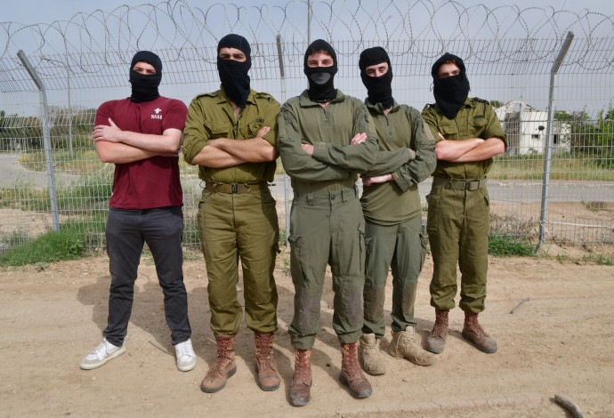 לוחמי גדוד 890 חוזרים לבארי (צילום:  אבשלום ששוני)