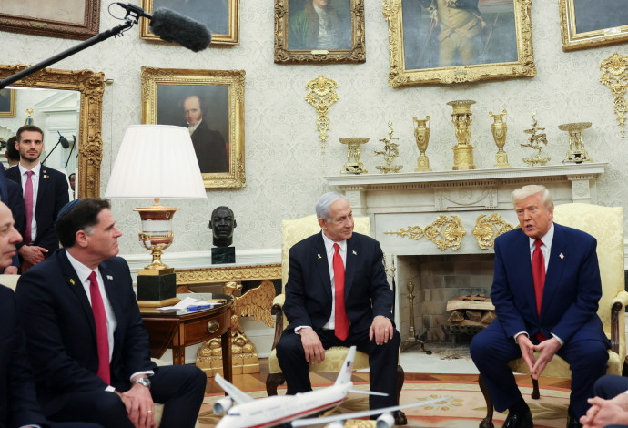 השר רון דרמר בפגישת טראמפ ונתניהו (צילום:  רויטרס)