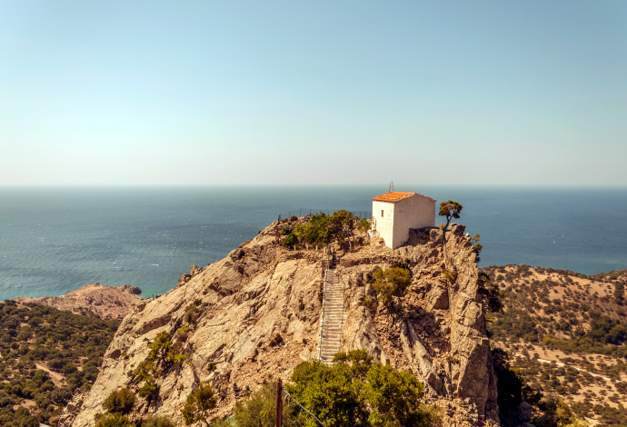 PANAGIA KRIMNIOTISSA, הקפלה על ראש ההר, סמותרקי יוון (צילום:  שאטרסטוק)