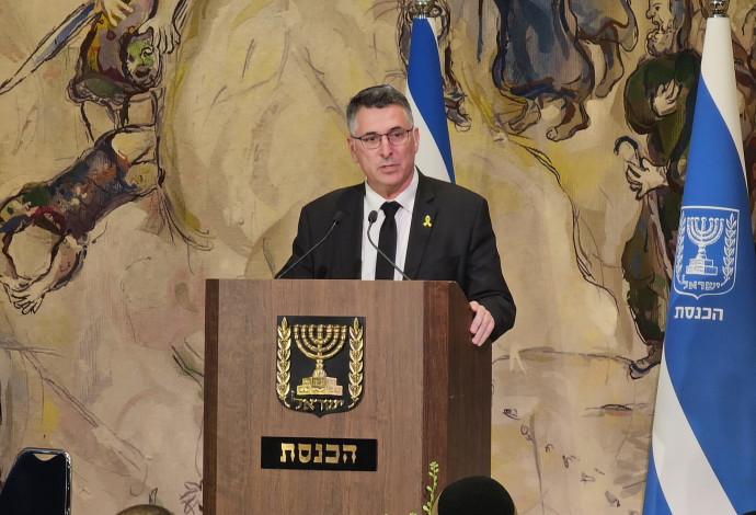 גדעון סער במשכן הכנסת (צילום:  אברהם בלוך)