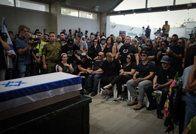 הלווייתו של החטוף אלכס לובנוב (צילום:  פלאש 90)