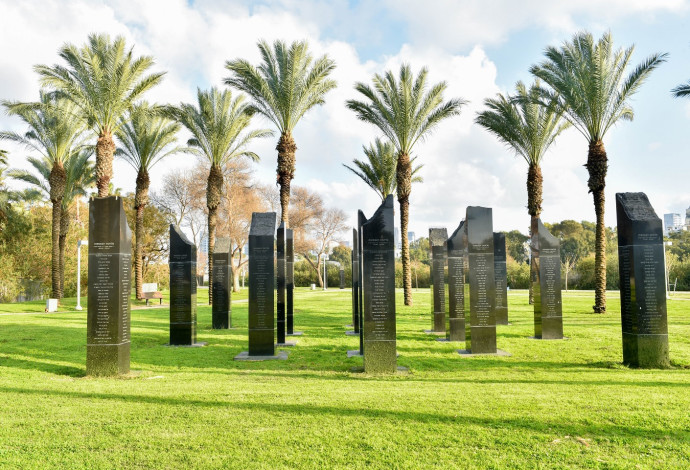 העצרת המרכזית לציון יום הזיכרון בגן הבנים (צילום:  כפיר סיון)