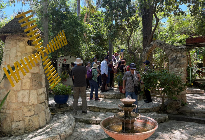 גמלאי גבעתיים בצפון (צילום:  עיריית גבעתיים)