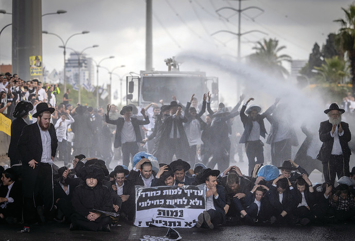 הפגנות חרדים נגד חוק הגיוס (צילום:  חיים גולדברג, פלאש 90)