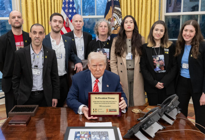 שורדי השבי עם דונלד טראמפ בבית הלבן  (צילום:  the white house)