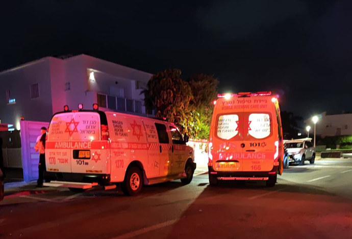 זירת הדקירה בנהריה (צילום:  תיעוד מבצעי מד"א)
