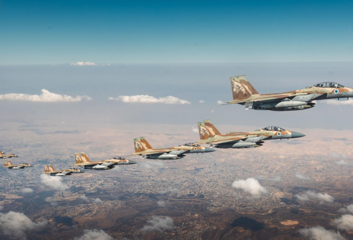 מטוסי הקרב של חיל האוויר בדרכם לגלי התקיפות באיראן (צילום:  דובר צה"ל)