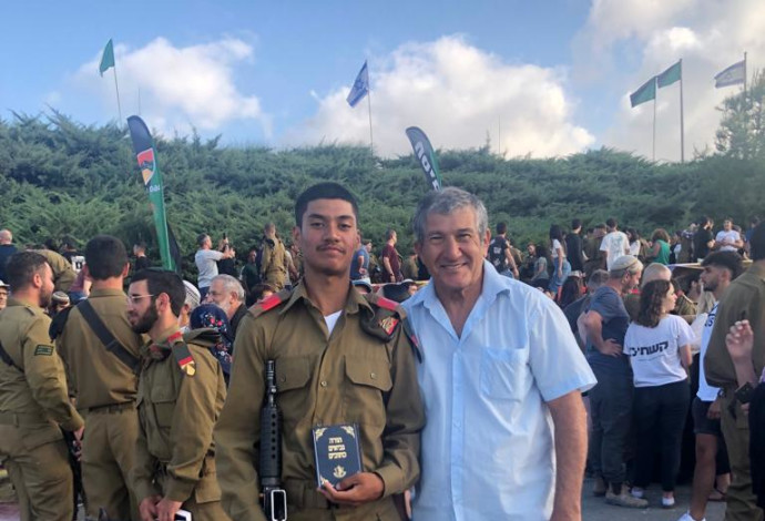 שוהם מנחם ז"ל ואביו שמואל מנחם (צילום:  באדיבות המשפחה)