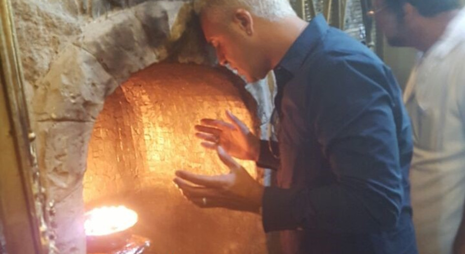 קובי פרץ מתפלל במערת צדיקים: יא באבי, למה גזר הדין הזה? | TMI