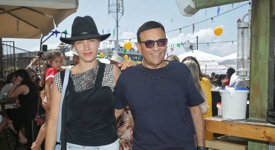 רוני מאנה, ג'ני צ'רוואני