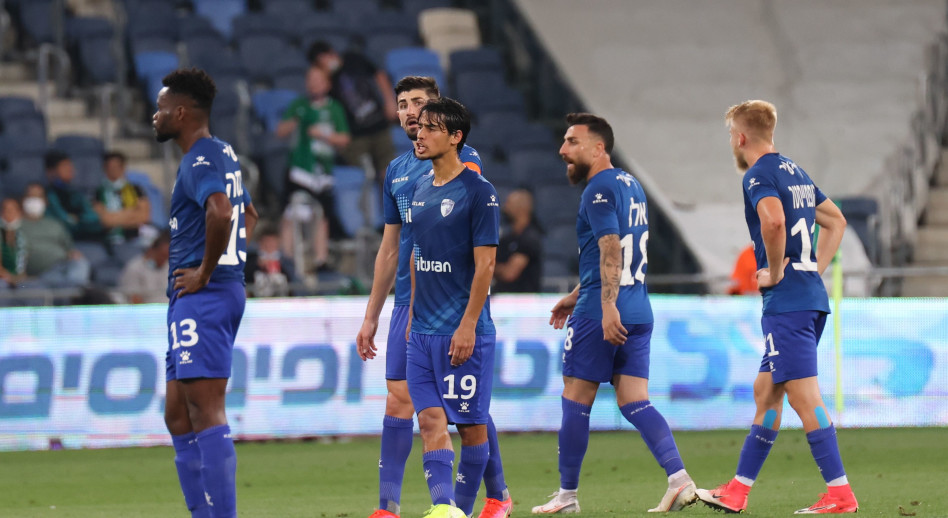 זעם בק"ש: "יש כאן שחקנים שיאבדו חוזה לעונה הבאה בגלל ...