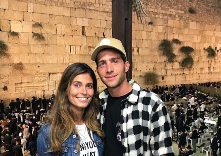 ×§×•×¨×œ ×¡×™×ž× ×•×'×™×¥ ×ª×¢×–×'×™ ××ª ×¨×•×'×¨×˜×• ×