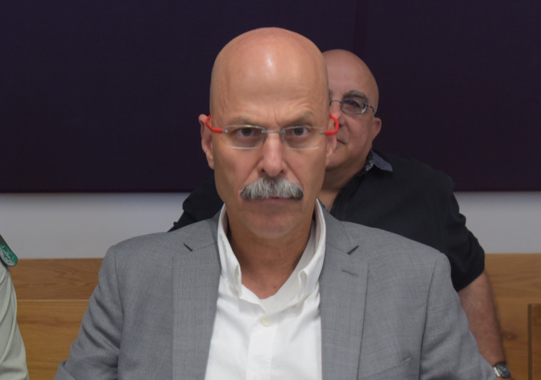 ×™×¨×•×Ÿ ×'×œ×•× ×ž× ×'×™×¡×˜×• ×•× ×¡×™×™×