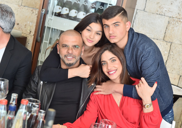 While Eyal Golan spends time abroad: Daniel Greenberg came to his son’s