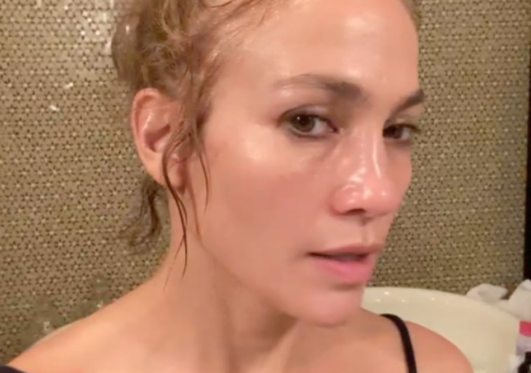 Jennifer Lopez states: “I have never had Botox or surgery”