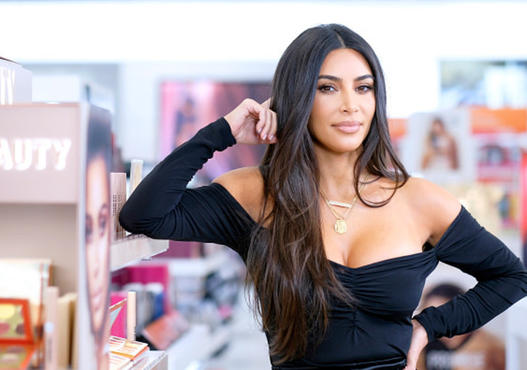Kim Kardashian approaches Rabbi Nachman