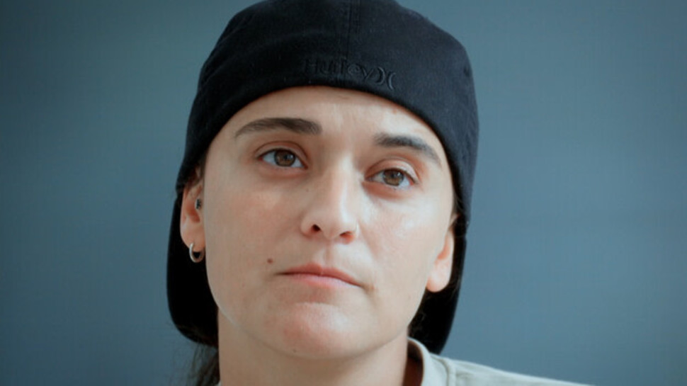 אמילי דמארי בתוכנית "ריאיון מיוחד" עם רותם סלע בקשת 12 (צילום: קשת 12)