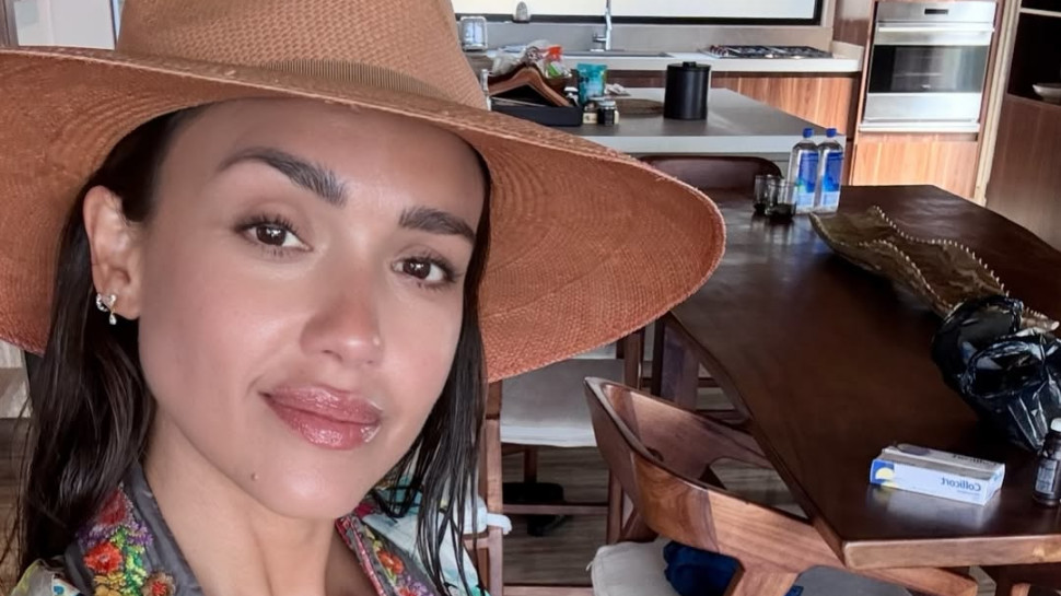 ג׳סיקה אלבה בבגד ים של בננהוט (צילום: אינסטגרם)