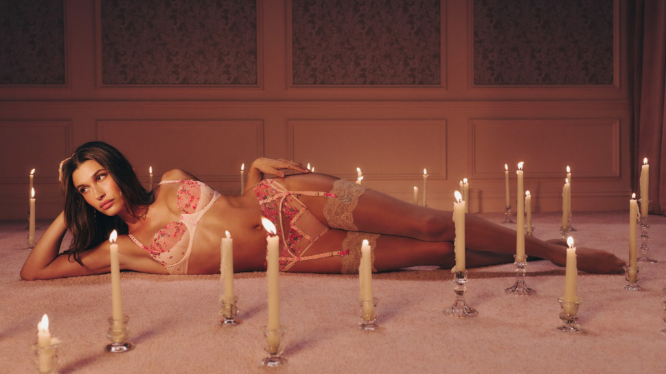 היילי ביבר לויקטוריה סיקרט (צילום: VS&CO)