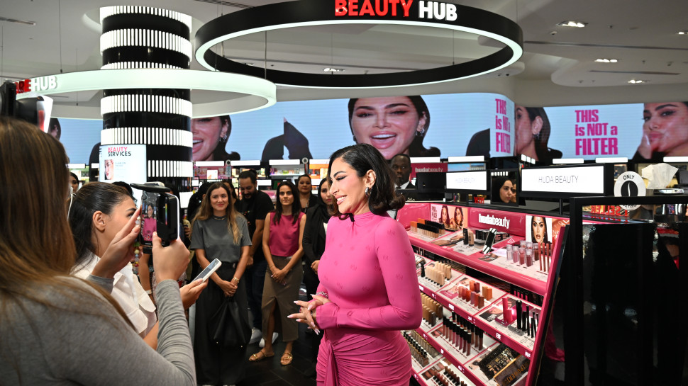 הודה ביוטי בספורה (צילום: Cedric Ribeiro/Getty Images for Huda Beauty)