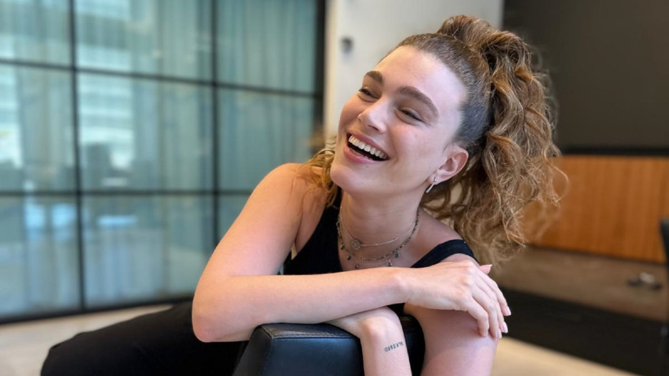 קוקו גבוה מתוח (צילום: אילן מרגלית סטודיו )