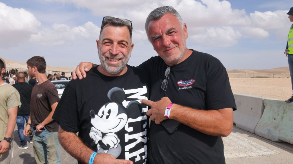 עוז דוידיאן עם מיכאל חן (צילום: רונן טופלברג)