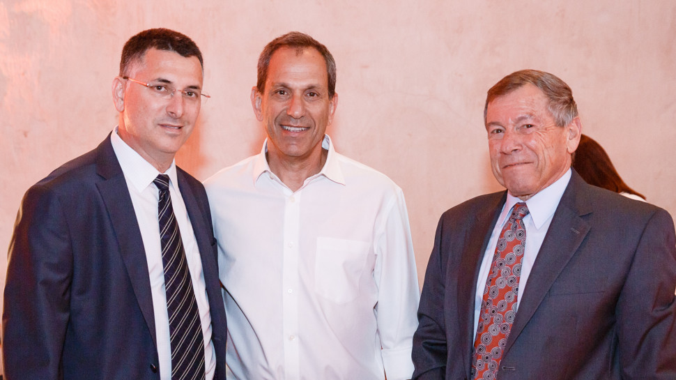 דן גלאי, שמואל האוזר וגדעון סער  (צילום: דפנה גזית)