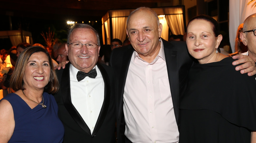 חיה ויצחק תשובה עם לאון וסולנג׳ אדרי  (צילום: רפי דלויה)