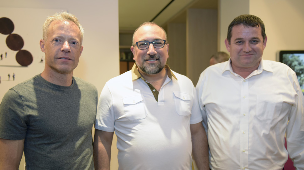 דן קולר, ג'ואי שוובל ואביב בושינסקי  (צילום: אבי חיון)