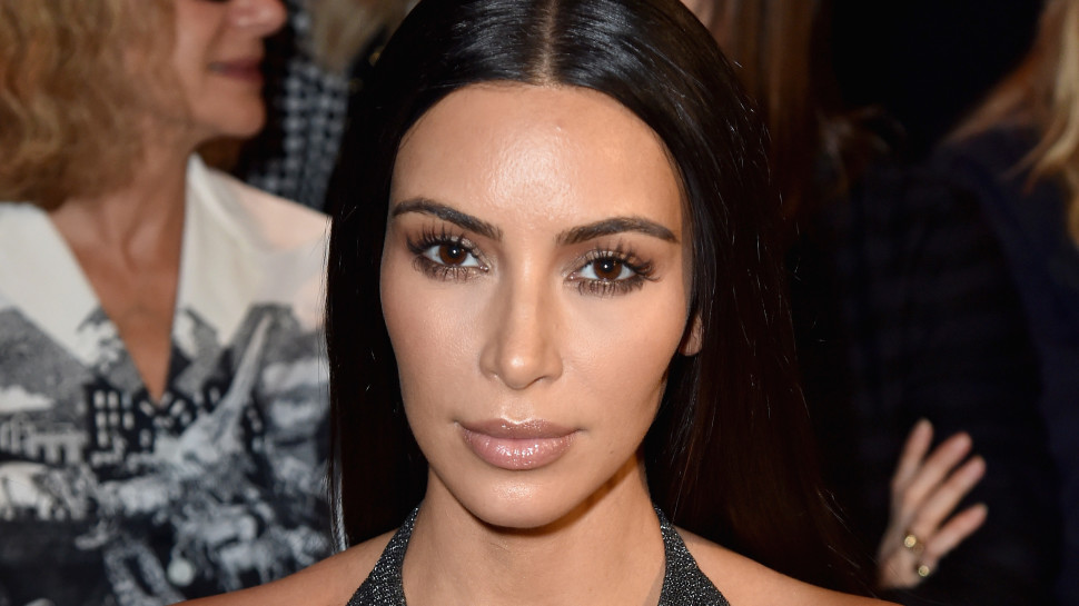 קים קרדשיאן בשבוע האופנה בפריז (צילום: Getty images)