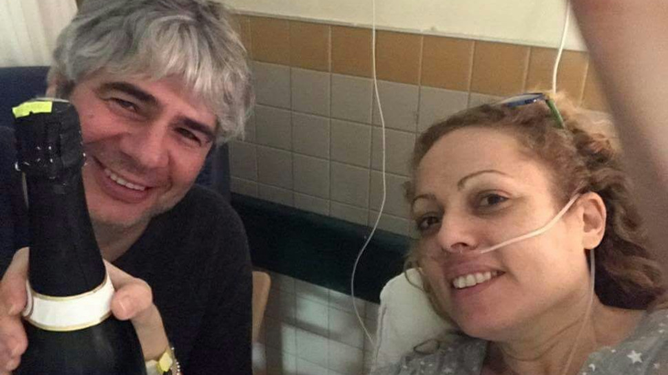 אורלי וילנאי וגיא מרוז בבית החולים (צילום: צילום מסך)