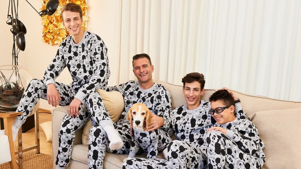 לירן שטראובר ובניו (צילום: שי קדם)