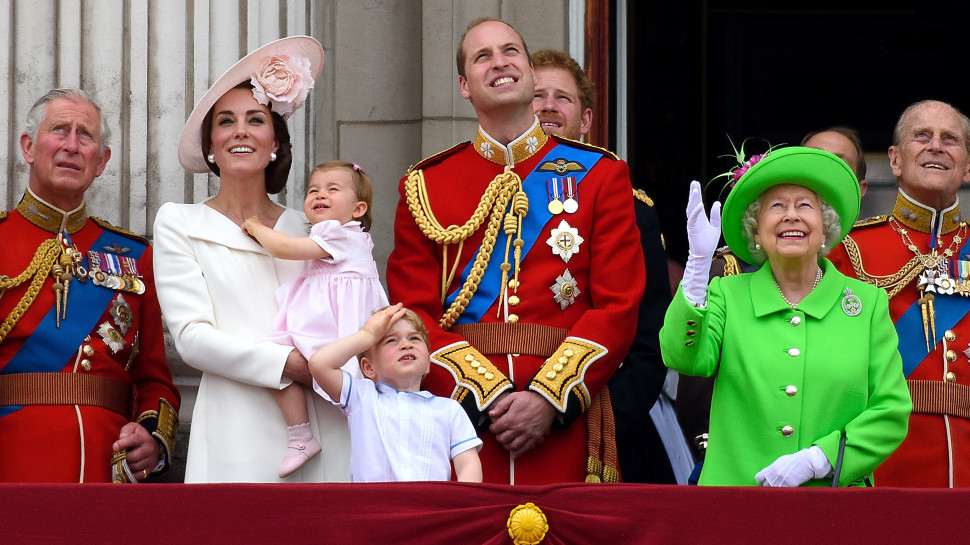 המלכה אליזבת, הנסיך ויליאם, קייט מידלטון והנסיך צ'רלס (צילום: Getty images)