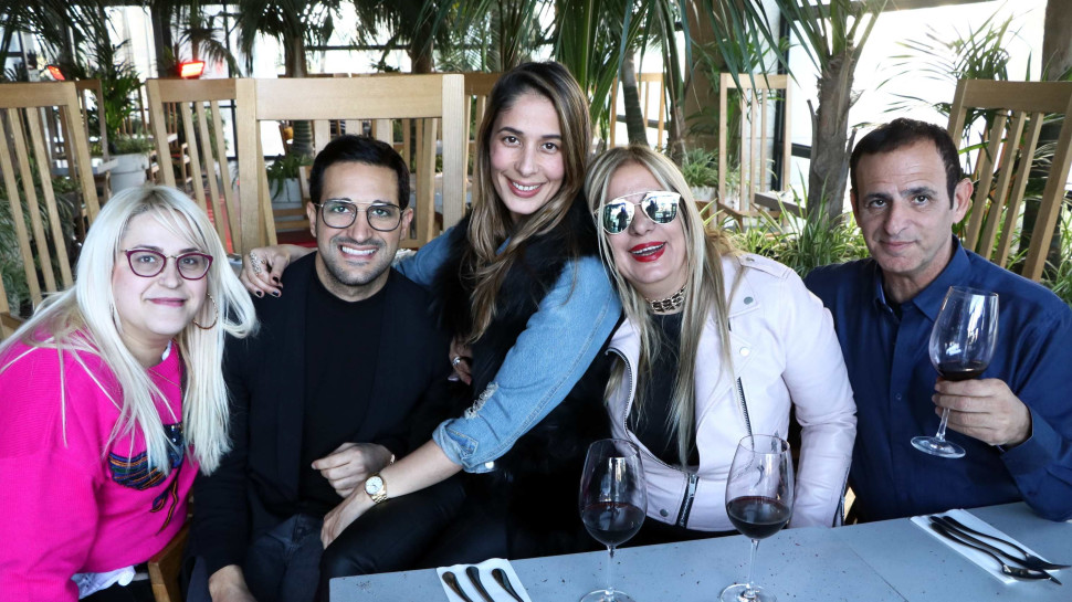 שמוליק ספן כוכב פרי והבת איה אשכנזי, תהילה אסורי וחזי חיים (צילום: אמיר מאירי)