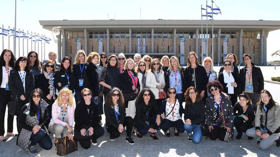 משלחת הנשים הראשונה של ה-FIDF בביקור בכנסת (צילום: שחר עזרן)