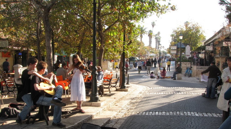 רחוב המייסדים, זכרון יעקב (צילום: רכבת ישראל)