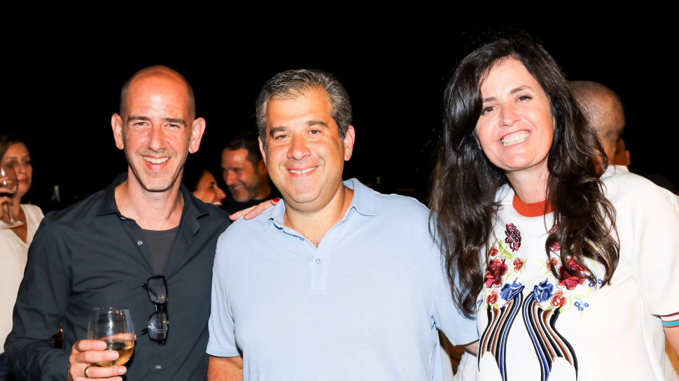 אורית פוקס אסי שמלצר ורועי פוקס (צילום: רפי דלויה)