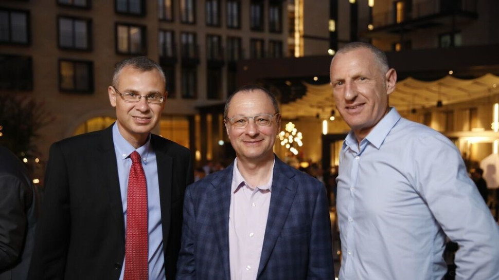 ליאור רביב, ג'וליאן לואיס ויריב לוין (צילום: יונתן הלפרין)