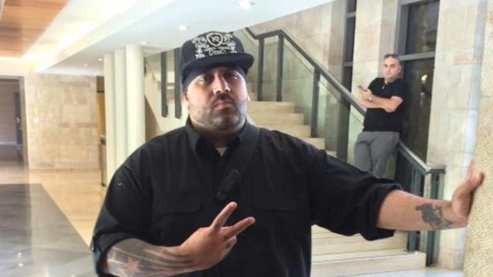 הצל (צילום: אריק בנדר)