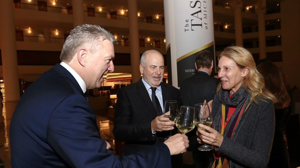 ג'ודית והנרי טייק ופרגוס סטוארט  (צילום: פאביאן קולדורף)