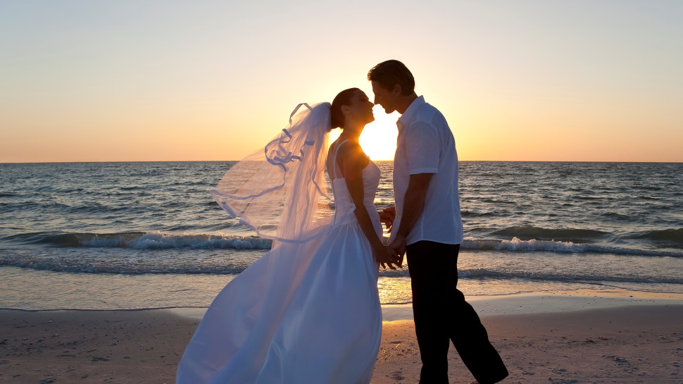 חתן וכלה (צילום: אינג אימג')