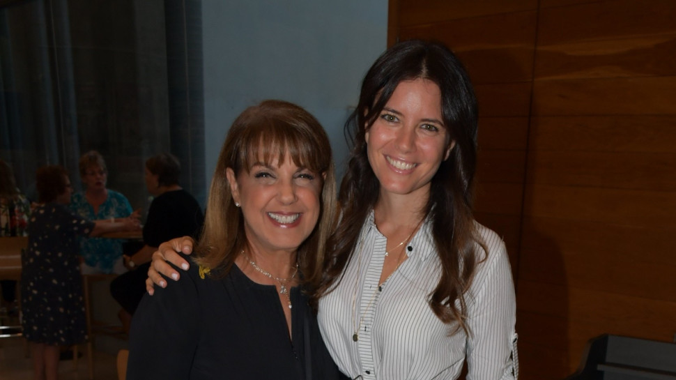 קרן ארזי וליאורה עופר (צילום: אביב חופי)