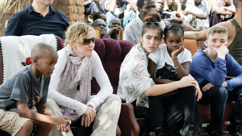 מדונה במלאווי  (צילום: AFP)