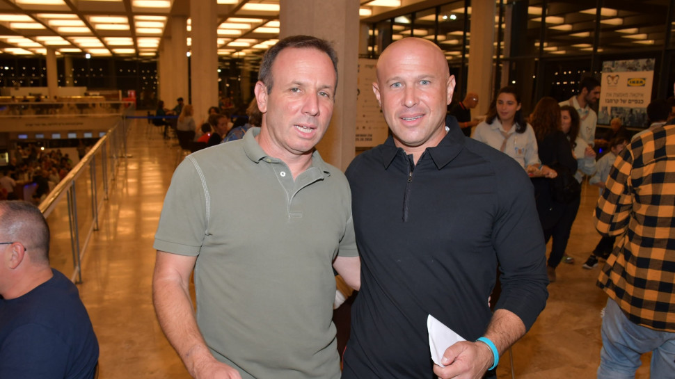 ניר ברונשטיין ועמוס אפל (צילום: אביב חופי)