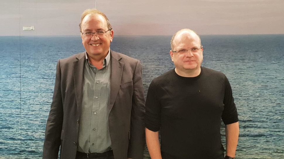 גיל שוויד ועופר בלוך  (צילום: באדיבות חברת החשמל)