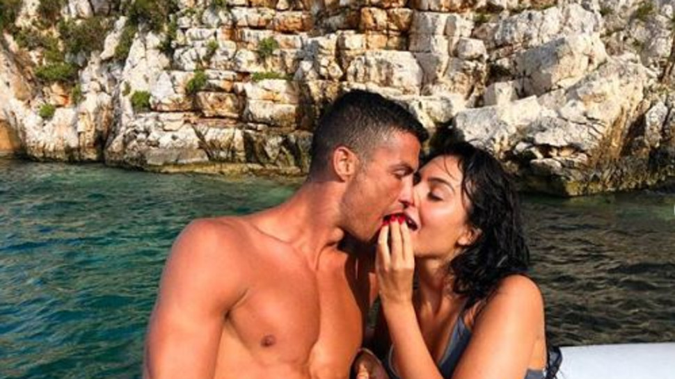 כריסטיאנו רונאלדו וג'ורג'ינה רודריגז (צילום: צילום מסך אינסטגרם)