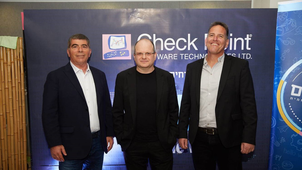 שגיא בר, גיל שוויד וגבי אשכנזי (צילום: ליאור אביטן)