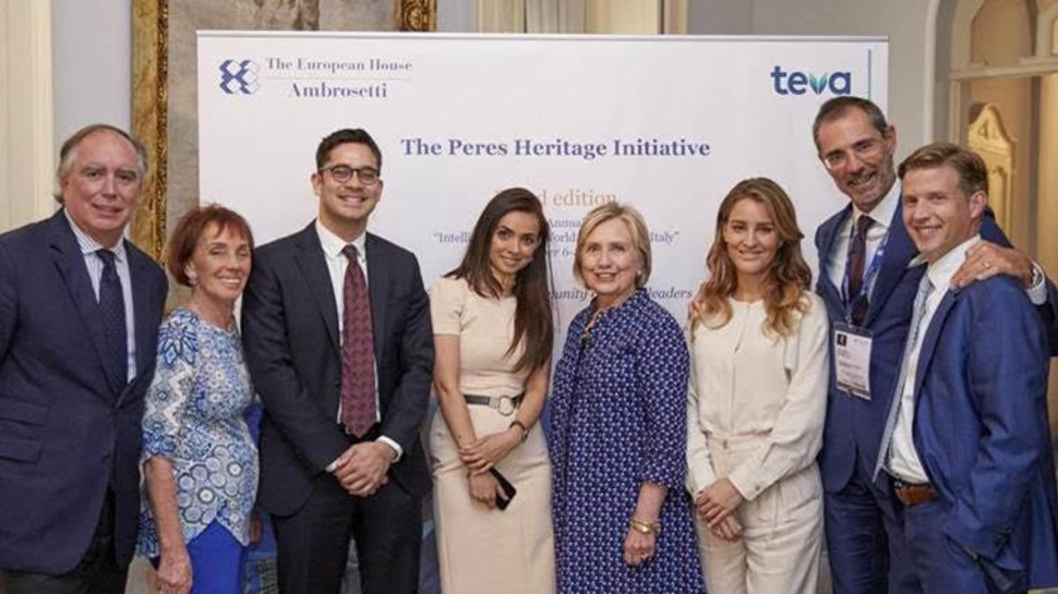 הזוכים לצד הילארי קלינטון ופרופסור צביה ולדן (צילום: AKA studio collective)