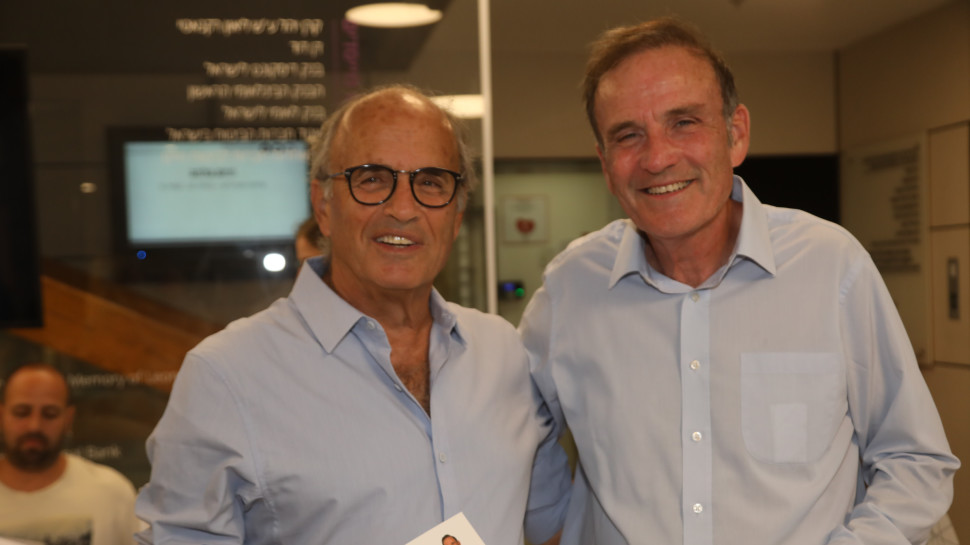 עמוס שפירא וקובי ריכטר  (צילום: סיון פרג')