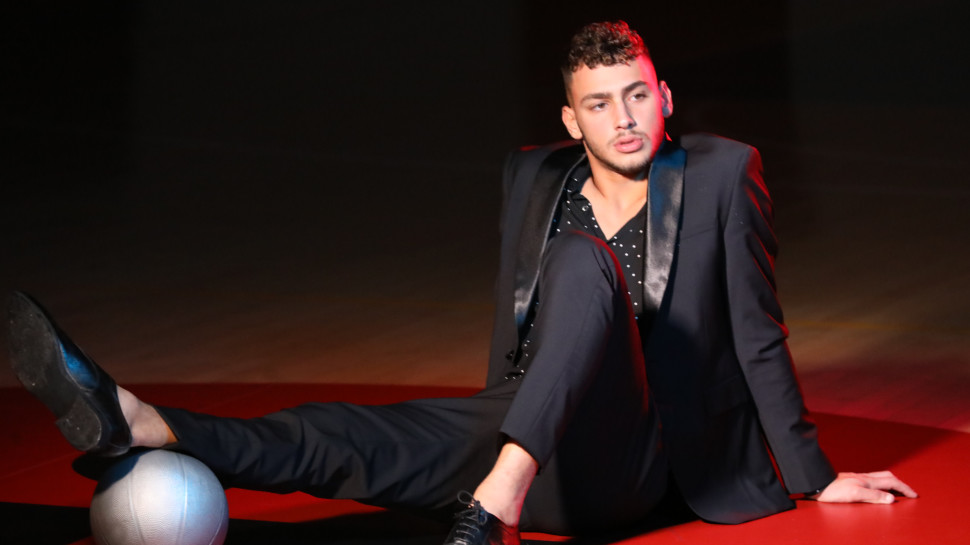 ברק שמיר בצילומי הבושם 212 (צילום: סיון פרג')